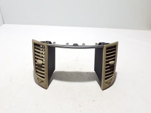   Grille de ventilation d’habitacle  - 682701CA1A 