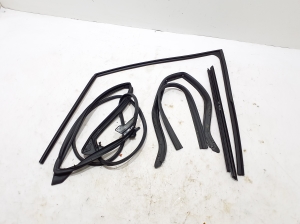   Front door rubber seal  - 6786278020 