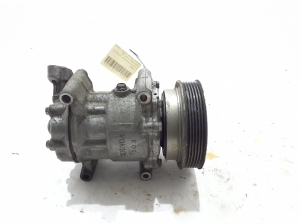 RENAULT Clio III (2005–2012) Klimakompressor 8200953359 - 4