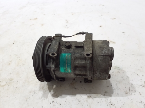 RENAULT Safrane I (1992–2000) A/C compressor 7700871663 - 3