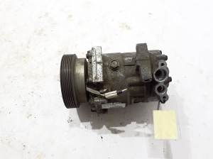 Dacia Sandero (2008–2012) Konditsioneeri kompressor 8200866440 - 3