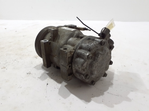 Dacia Sandero (2008–2012) Konditsioneeri kompressor 8200866440 - 4