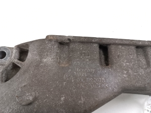 Volkswagen Transporter T5 (2003–2015) Engine bracket 03L199207B - 3