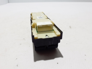 LEXUS NX H20 (2021–2026) Front door glass switch 8404078050 - 3
