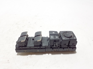 LEXUS NX H20 (2021–2026) Front door glass switch 8404078050 - 4