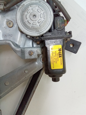 Kia Sorento (2002–2009) Rear side door window regulator 834603E000 - 3