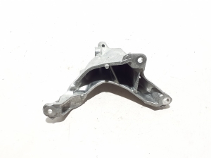 LEXUS NX H20 (2021–2026) Engine bracket 1231525070 - 3