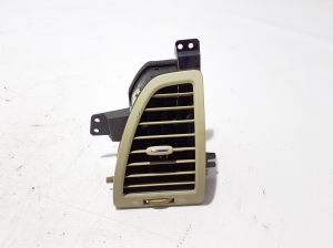   Grilles de ventilation du tableau de bord  - 687611CA0A 