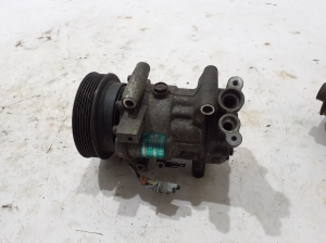 NISSAN Note E11 (2005–2014) Klimakompressor 8200365787 - 4