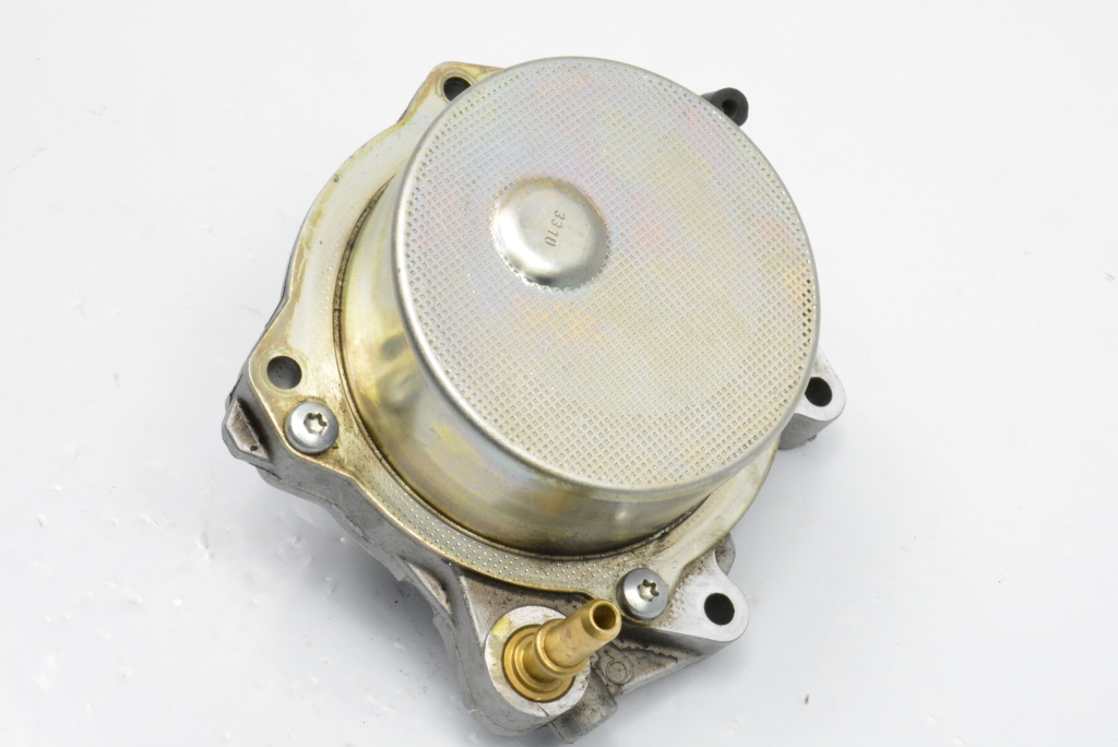 Used Opel Insignia Vacuum pump 55205446
