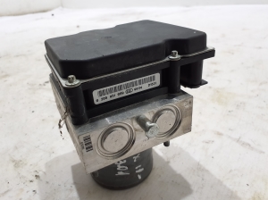 Infiniti FX (2008–2013) ABS unit 476601DR0A - 2