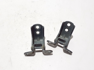Charnière supérieure de porte avant - 80401EG000