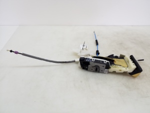 Mercedes Benz E-Class W212 (2009–2015) Esiukse lukk A2047202535 - 4