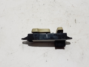 Infiniti FX (2008–2013) Front seat control switch 87066JK60A - 2