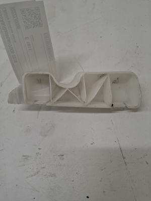 NISSAN Qashqai (2006–2013) Front fender bracket 62222JD000 - 3