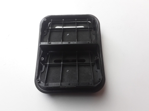 Infiniti M37 Y51 (2011–2026) Tagumise poritiiva ventilatsioonivõre 76804ED50A - 2