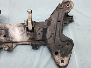 Peugeot 208 (2012–2019) Eesmine alusraam 9804208180 - 2