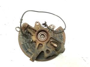 Mercedes Benz ML-Class 163 (1998–2005) Front wheel hub A1633300420 - 2