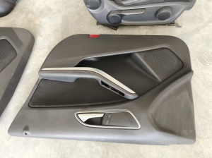 Mercedes Benz A-Class 176 (2012–2018) Salons un tā detaļas - 15