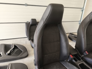 Mercedes Benz A-Class 176 (2012–2018) Salons un tā detaļas - 16