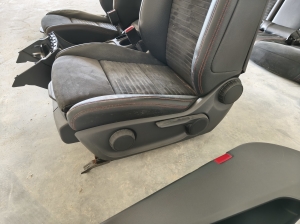 Mercedes Benz A-Class 176 (2012–2018) Salons un tā detaļas - 19