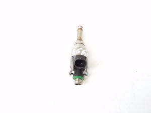 Porsche Cayenne (2010–2017) Fuel injector - 3