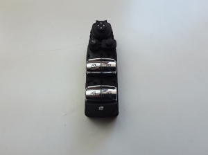 Esiukse klaaslüliti - 9354861