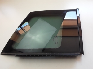   Rear quarter glass  - 51377439271 