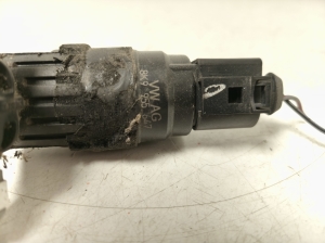 AUDI A6 C7 (2011–2018) Front windshield washer pump 8K9955647 - 3