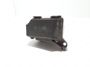   Sicherungskastengehäuse unter der Motorhaube  - A2135400024 