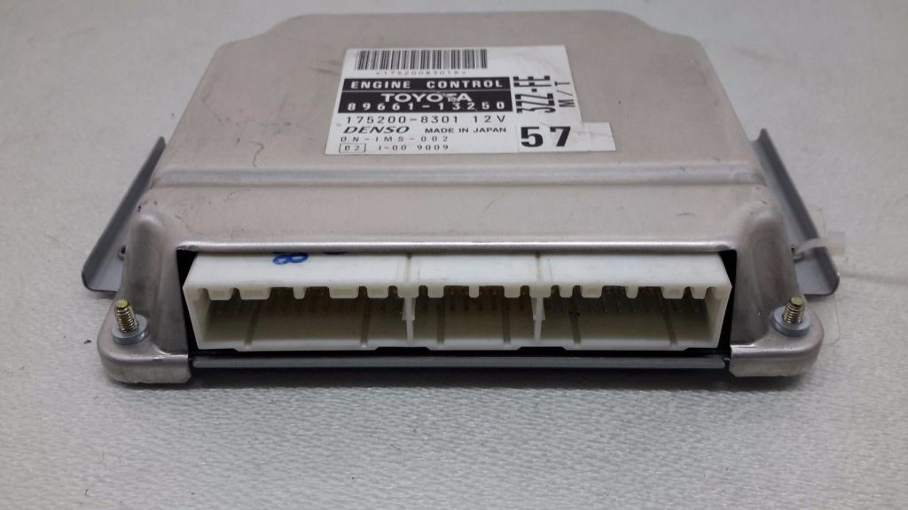 TOYOTA Corolla 9 generation E120/E130 (2000-2007) Блок керування двигуном ECU 8966113250 20972158