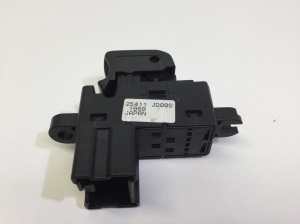 NISSAN Qashqai (2006–2013) Tagumise külgukse aknalüliti 25411JD000 - 2