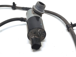 Ford Ranger (2015–2026) Front windshield washer pump 8A6917K624AA - 3
