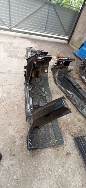 AUDI A6 C8 (2018–2025) Eesmine tugijalg 4K0805139 - 3