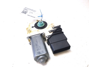 Rear side door window regulator motor - 0536006001