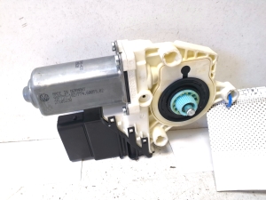 Volkswagen Passat B6 (2005–2010) Rear side door window regulator motor 0536006001 - 3