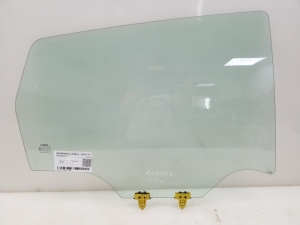 Rear side door glass