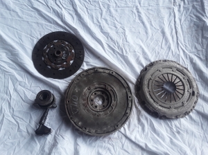VOLVO V40 (2012–2019) Clutch disc 31259734 - 4