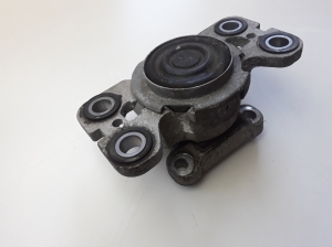 VOLVO S60 II (2010–2018) Mootoripadi 31316875 - 5