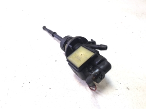 Volkswagen Passat B6 (2005–2010) Clutch slave cylinder 3C0927810A - 2