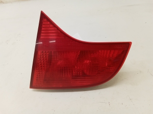 Tail light on trunk lid - 8E9945094