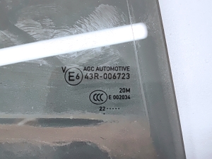 Peugeot 2008 P24 (2019–2026) Rear side door glass - 3