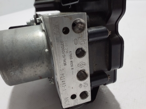 Dacia Duster (2017–2024) ABS plokk 476604020R - 5