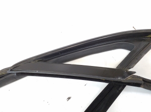 Mercedes Benz E-Class W207 (2009–2017) Esiukse tihenduskumm A2076710120 - 2