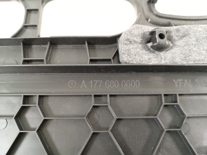 Mercedes Benz CLA-Class W118 (2019–2026) Salona paneļa cita detaļa A1776800600 - 2