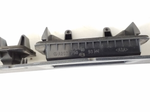 Mercedes Benz E-Class W207 (2009–2017) Numbrimärgi valgustuse korpus A2077500393 - 3