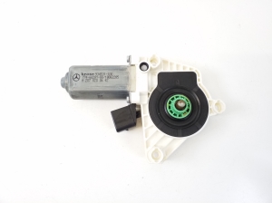   Fensterhebermotor vorne  - A2078200642 