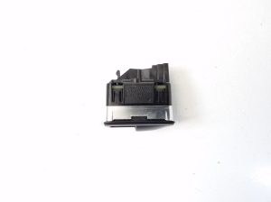 Mercedes Benz E-Class W207 (2009–2017) Trunk opening switch A2079057901 - 3