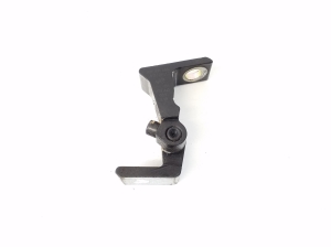   Charnière de porte latérale arrière inférieure  - 8K0831401K 