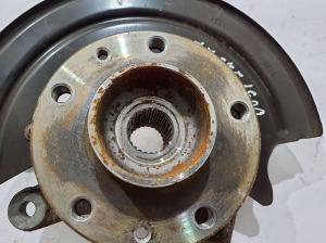 Dacia Duster (2017–2024) Front wheel hub 8200881824 - 5
